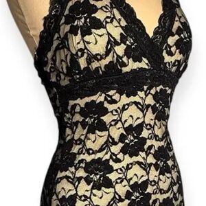 5/$25❤️‍🔥Vintage City Triangle Dress